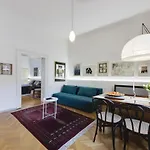 City Center Apartment With Parking