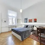 City Center Apartment With Parking