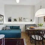 City Center Apartment With Parking